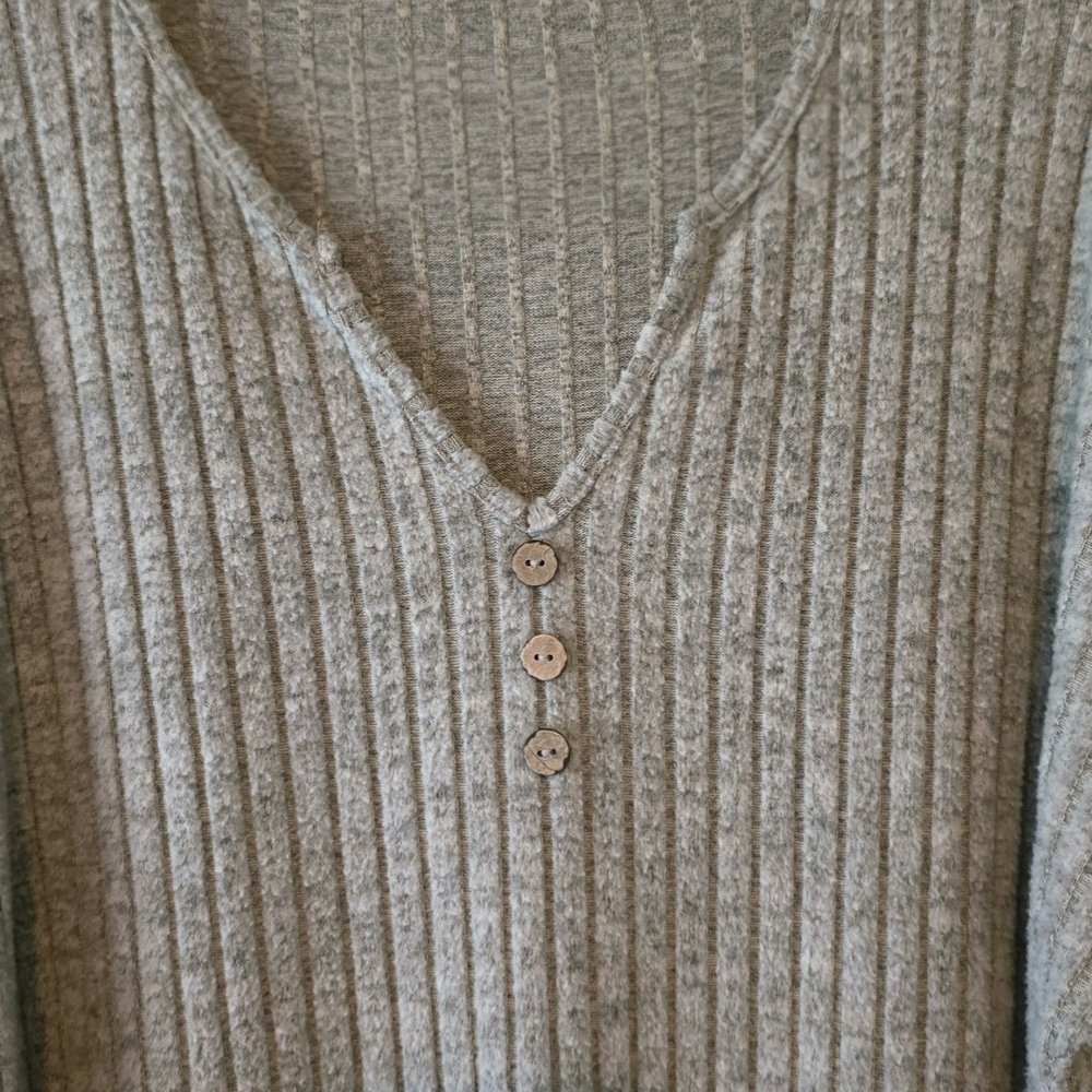 Tan Ribbed V-Neck Top with Buttons - Picture 3 of 4